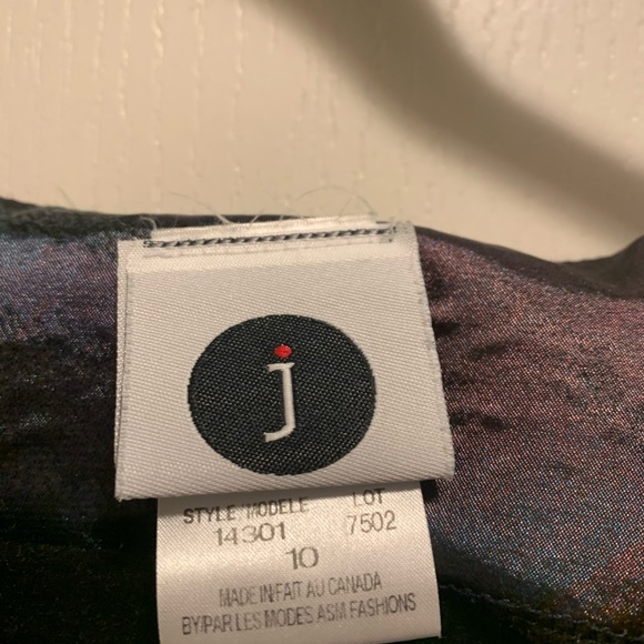 Lovely silky sleeveless shirt - Picture 3 of 3